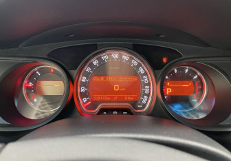 Подержанный автомобиль Citroen C5 Sedan 2010 года (12 фото)