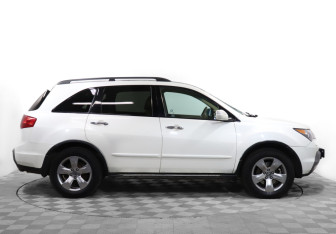 Подержанный автомобиль Acura MDX 2009 года (4 фото)