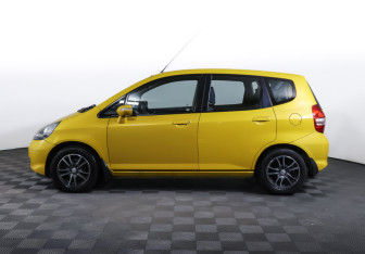 Подержанный автомобиль Honda Jazz 2006 года (8 фото)