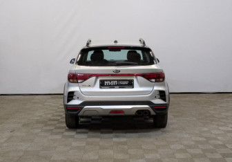 Подержанный автомобиль Kia Rio Hatchback 2021 года (6 фото)