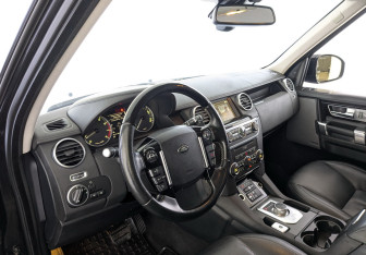 Подержанный автомобиль Land Rover Discovery 2016 года (16 фото)