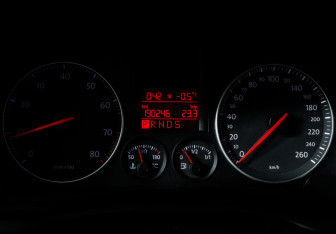 Подержанный автомобиль Volkswagen Golf Hatchback 2005 года (11 фото)