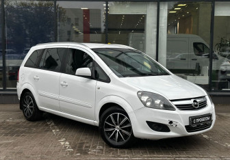 Подержанный автомобиль Opel Zafira Compactvan 2012 года (3 фото)