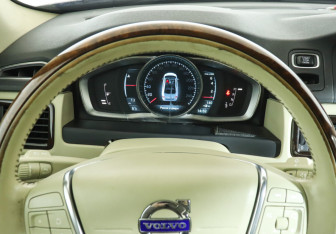 Подержанный автомобиль Volvo S80 2014 года (11 фото)