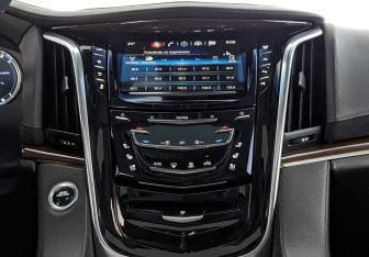 Подержанный автомобиль Cadillac Escalade Suv 2019 года (17 фото)