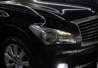 Подержанный автомобиль Infiniti QX56 2011 года (29 фото)