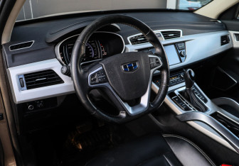 Подержанный автомобиль Geely Atlas 2019 года (14 фото)