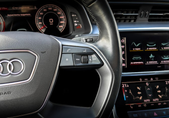 Подержанный автомобиль Audi A7 2022 года (28 фото)