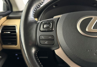 Подержанный автомобиль Lexus NX 2015 года (15 фото)