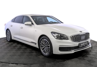 Подержанный автомобиль Kia K900 2019 года (3 фото)