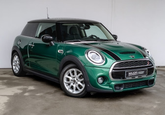 Подержанный автомобиль MINI Hatch 2019 года (3 фото)