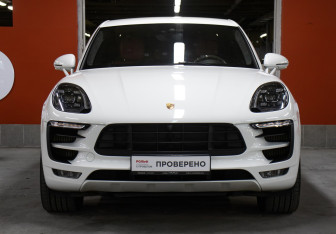 Подержанный автомобиль Porsche Macan 2017 года (2 фото)