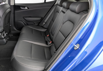 Подержанный автомобиль Kia Stinger 2021 года (12 фото)