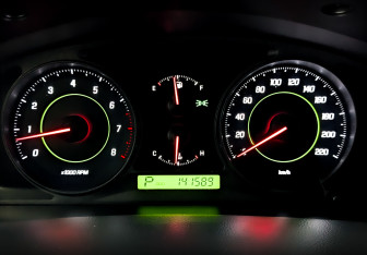 Подержанный автомобиль Chevrolet Captiva 2011 года (13 фото)