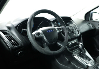 Подержанный автомобиль Ford Focus Wagon 2013 года (11 фото)