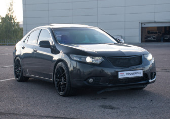 Подержанный автомобиль Honda Accord Sedan 2011 года (3 фото)