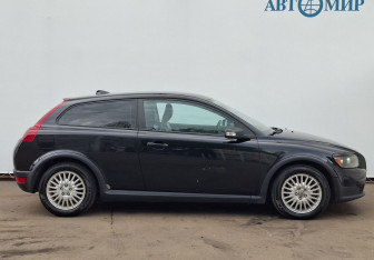 Подержанный автомобиль Volvo C30 2007 года (4 фото)