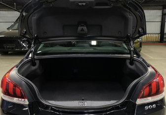Подержанный автомобиль Peugeot 508 Sedan 2016 года (10 фото)