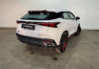 Подержанный автомобиль Omoda C5 2022 года (6 фото)