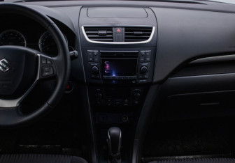 Подержанный автомобиль Suzuki Swift Hatchback 2011 года (14 фото)