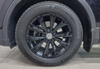 Подержанный автомобиль Volkswagen Tiguan 2020 года (12 фото)