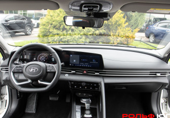 Новый Hyundai Elantra Sedan 2023 (10 фото)