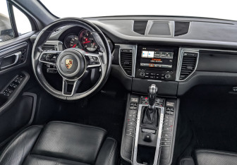 Подержанный автомобиль Porsche Macan 2016 года (30 фото)