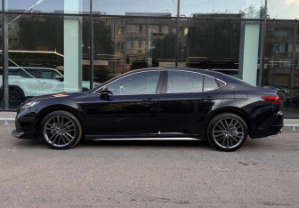 Новый Toyota Camry Sedan 2025 (9 фото)