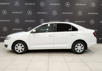 Подержанный автомобиль Skoda Rapid Liftback 2019 года (8 фото)