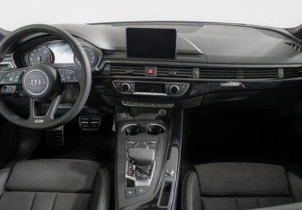 Подержанный автомобиль Audi A5 Liftback 2017 года (11 фото)