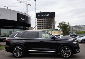 Подержанный автомобиль Geely Monjaro 2024 года (3 фото)