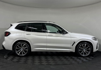 Подержанный автомобиль BMW X3 2022 года (6 фото)