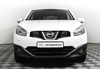Подержанный автомобиль Nissan Qashqai 2010 года (2 фото)