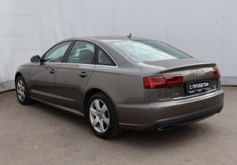 Подержанный автомобиль Audi A6 Sedan 2014 года (6 фото)