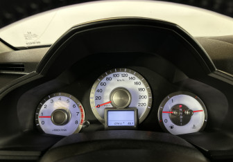 Подержанный автомобиль Honda Pilot 2008 года (12 фото)