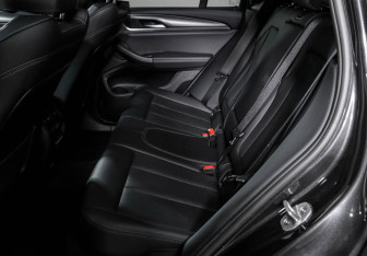 Подержанный автомобиль BMW X3 2024 года (10 фото)