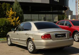Подержанный автомобиль Hyundai Sonata 2007 года (5 фото)