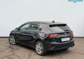 Подержанный автомобиль Kia Ceed Hatchback 2018 года (7 фото)