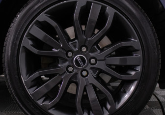 Подержанный автомобиль Land Rover Range Rover Sport 2015 года (22 фото)