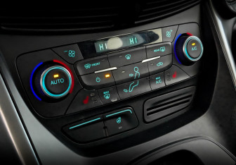 Подержанный автомобиль Ford Kuga 2017 года (25 фото)