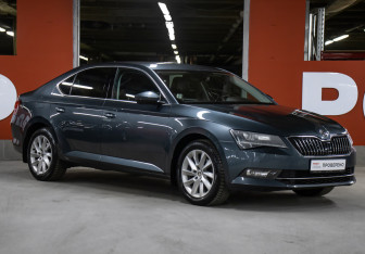 Подержанный автомобиль Skoda Superb Liftback 2019 года (3 фото)