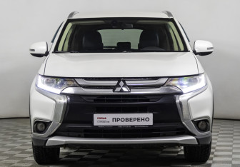Подержанный автомобиль Mitsubishi Outlander 2017 года (2 фото)