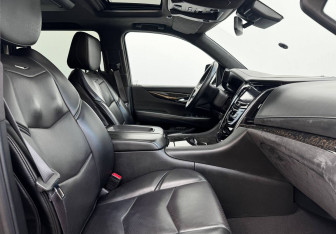 Подержанный автомобиль Cadillac Escalade Suv 2015 года (10 фото)