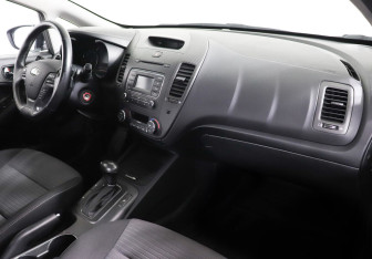 Подержанный автомобиль Kia Cerato Sedan 2014 года (6 фото)