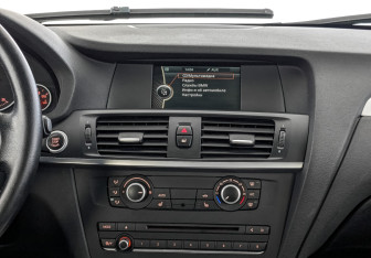 Подержанный автомобиль BMW X3 2013 года (17 фото)