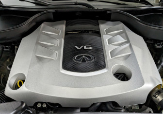 Подержанный автомобиль Infiniti QX70 2014 года (9 фото)