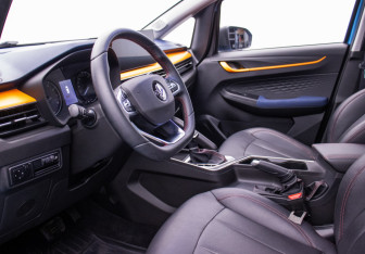 Подержанный автомобиль LIVAN X3Pro 2023 года (10 фото)