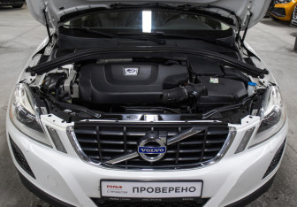 Подержанный автомобиль Volvo XC60 2010 года (9 фото)