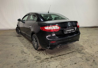 Подержанный автомобиль Renault Fluence 2012 года (5 фото)