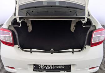 Подержанный автомобиль Renault Logan Sedan 2018 года (10 фото)